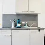 Gemuetliches 1 Schlafzimmer Mit Balkon & Privatem Stellplatz Fuer Bis Zu 4 Personen Unmittelbar An Der Mosel كوبلنس