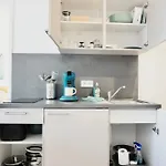 Gemuetliches 1 Schlafzimmer Mit Balkon & Privatem Stellplatz Fuer Bis Zu 4 Personen Unmittelbar An Der Mosel * Кобленц