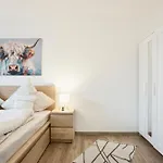 Gemuetliches 1 Schlafzimmer Mit Balkon & Privatem Stellplatz Fuer Bis Zu 4 Personen Unmittelbar An Der Mosel شقة