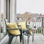 Gemuetliches 1 Schlafzimmer Mit Balkon & Privatem Stellplatz Fuer Bis Zu 4 Personen Unmittelbar An Der Mosel * Кобленц