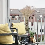 Gemuetliches 1 Schlafzimmer Mit Balkon & Privatem Stellplatz Fuer Bis Zu 4 Personen Unmittelbar An Der Mosel Апартаменты *