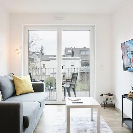Gemuetliches 1 Schlafzimmer Mit Balkon & Privatem Stellplatz Fuer Bis Zu 4 Personen Unmittelbar An Der Mosel Апартаменты