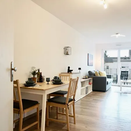 Апартаменты Gemuetliches 1 Schlafzimmer Mit Balkon & Privatem Stellplatz Fuer Bis Zu 4 Personen Unmittelbar An Der Mosel *