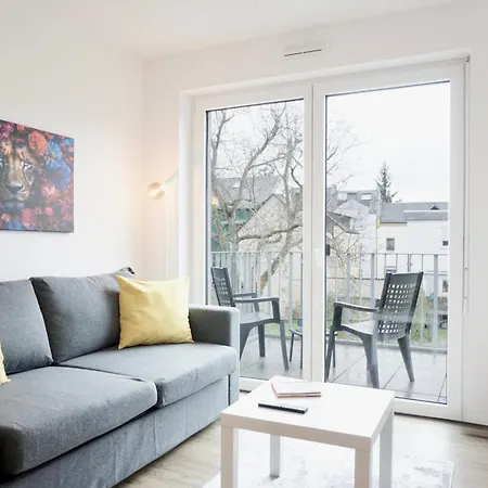 Gemuetliches 1 Schlafzimmer Mit Balkon & Privatem Stellplatz Fuer Bis Zu 4 Personen Unmittelbar An Der Mosel 公寓