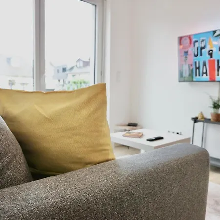 Gemuetliches 1 Schlafzimmer Mit Balkon & Privatem Stellplatz Fuer Bis Zu 4 Personen Unmittelbar An Der Mosel Apartman Koblenz