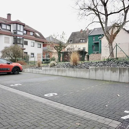 Gemuetliches 1 Schlafzimmer Mit Balkon & Privatem Stellplatz Fuer Bis Zu 4 Personen Unmittelbar An Der Mosel Apartman Koblenz