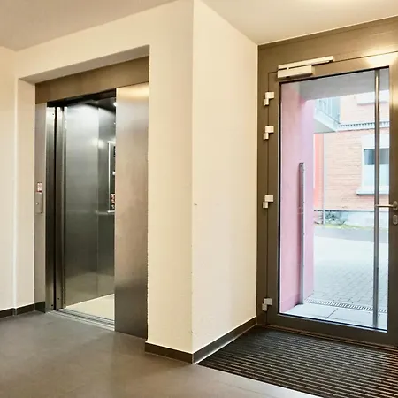Gemuetliches 1 Schlafzimmer Mit Balkon & Privatem Stellplatz Fuer Bis Zu 4 Personen Unmittelbar An Der Mosel Apartman Koblenz