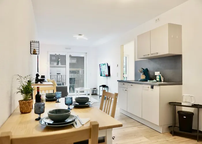 Gemütliches 1 Schlafzimmer Mit Balkon&privatem Stellplatz Für Bis Zu 4 Personen Unmittelbar An Der Mosel Koblenz (Rhineland-Palatinate)