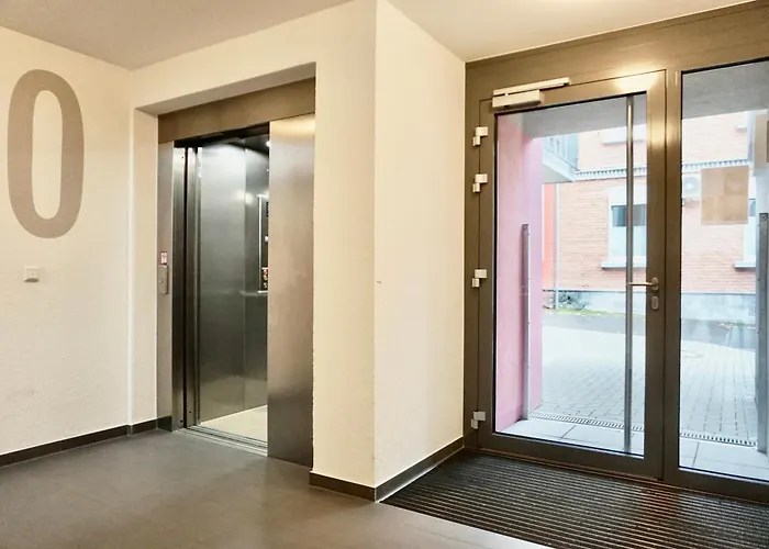 Gemütliches 1 Schlafzimmer Mit Balkon&privatem Stellplatz Für Bis Zu 4 Personen Unmittelbar An Der Mosel Apartment Koblenz (Rhineland-Palatinate)